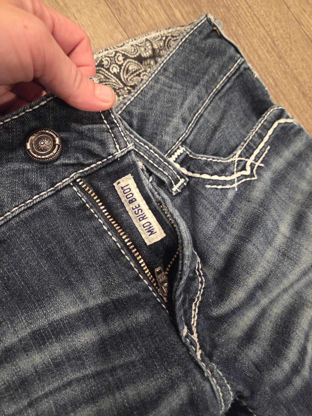 Ariat Mid Rise Bootcut Jeans 28L - Picture 5 of 9